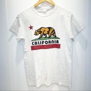 Gildan Heavy Cotton Cream Heathered California Bear Flag Short Sleeve T-shirt